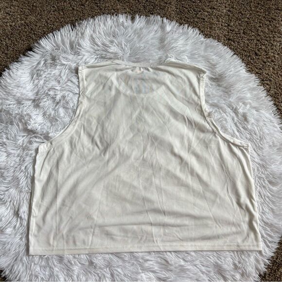 Real Essentials Tank Tops 3 Total Womens Size Medium - Picture 7 of 10